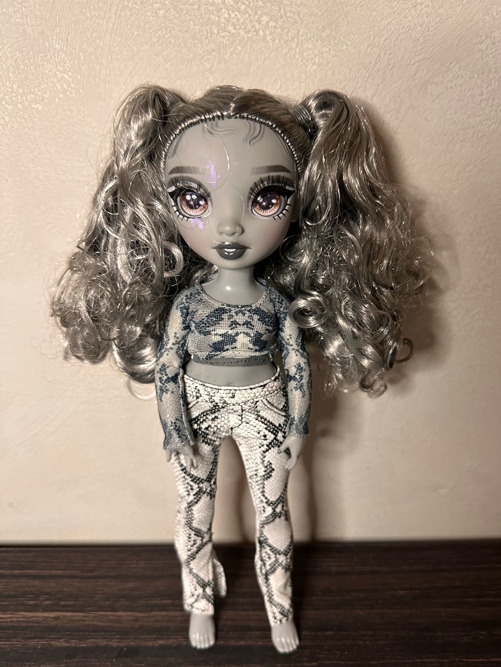 Shadow High Rainbow High Nicole Steel Doll Snake Pattern